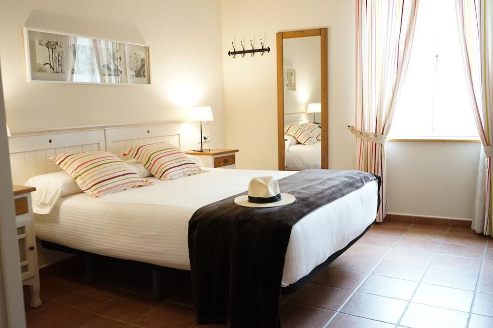 Hotel Es Mercadal Εξωτερικό φωτογραφία
