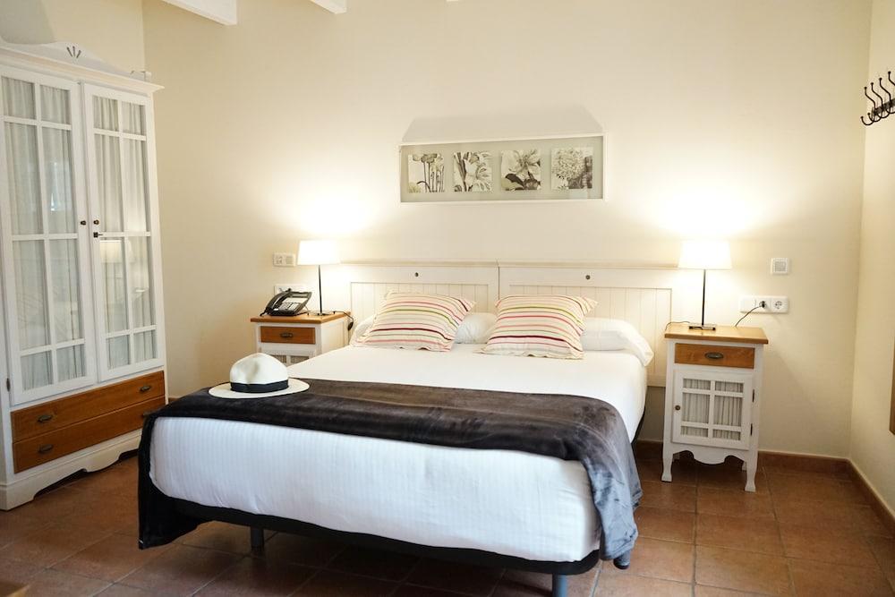 Hotel Es Mercadal Εξωτερικό φωτογραφία