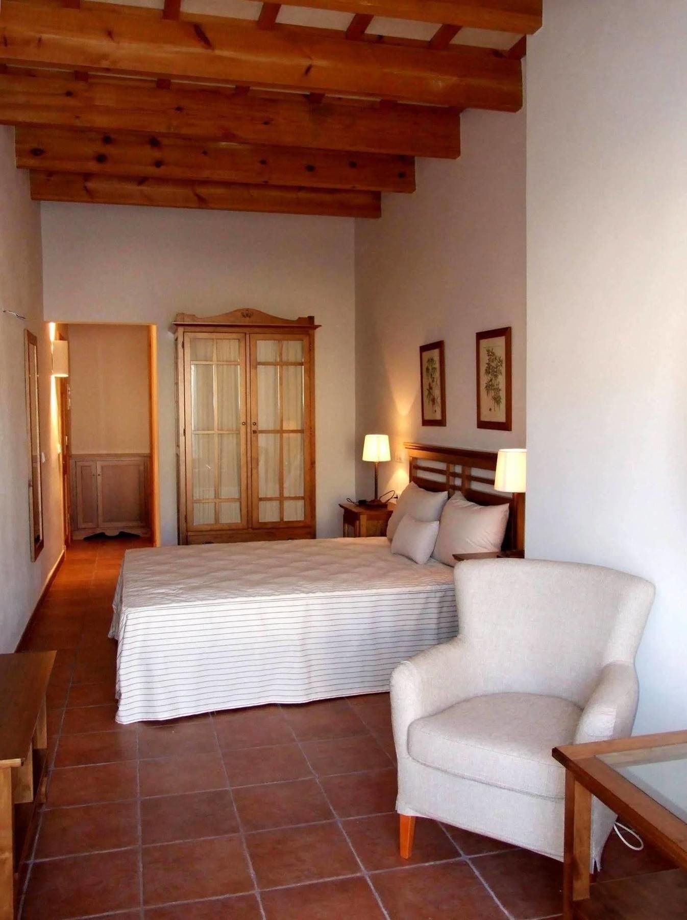 Hotel Es Mercadal Εξωτερικό φωτογραφία