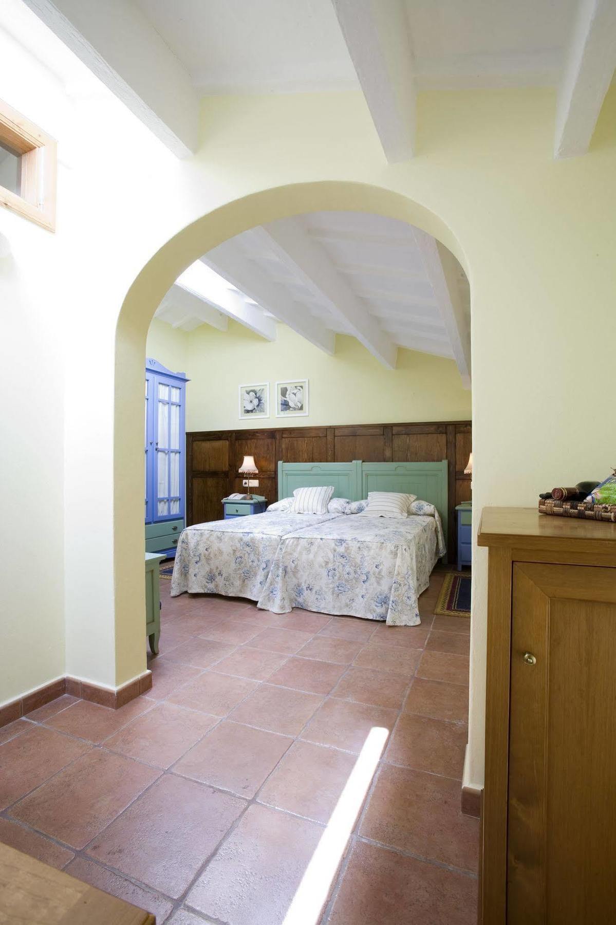 Hotel Es Mercadal Εξωτερικό φωτογραφία